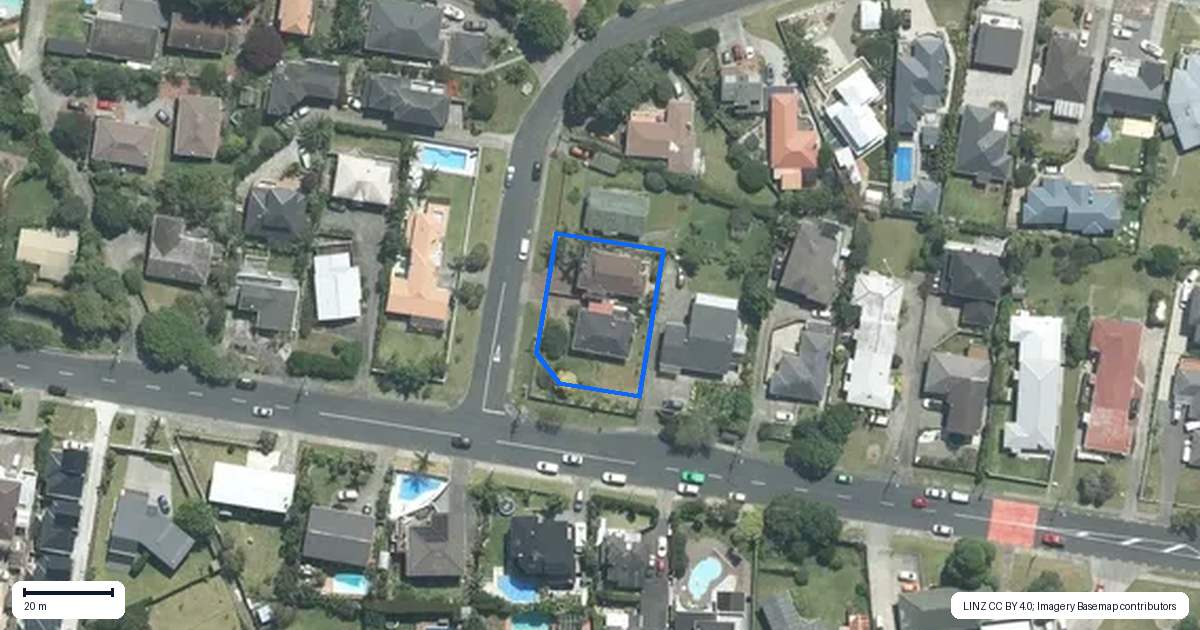 Property context map for 629 Beach Road, Rothesay Bay, Auckland