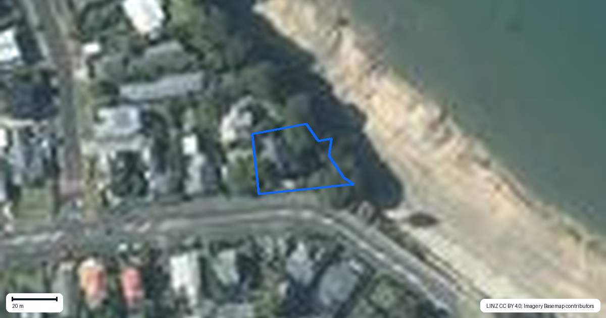Property context map for 2 Old Lake Road, Narrow Neck, Auckland
