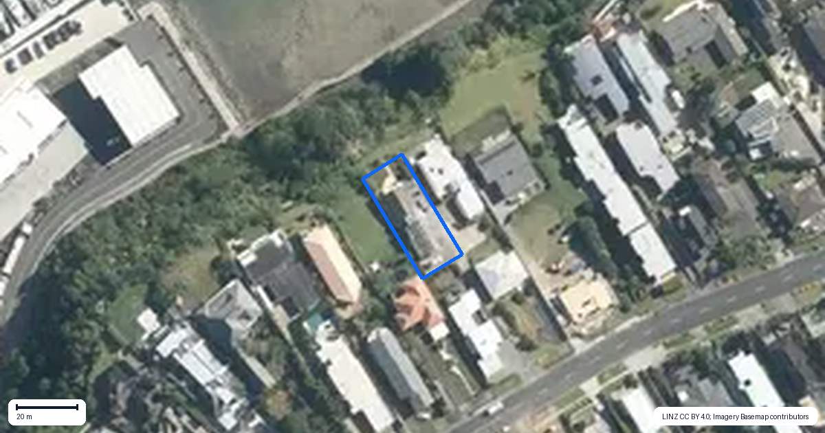 Property context map for 33 Takutai Avenue, Half Moon Bay, Auckland