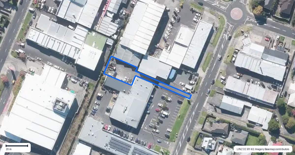Property context map for 215 Moore Street, Howick, Auckland