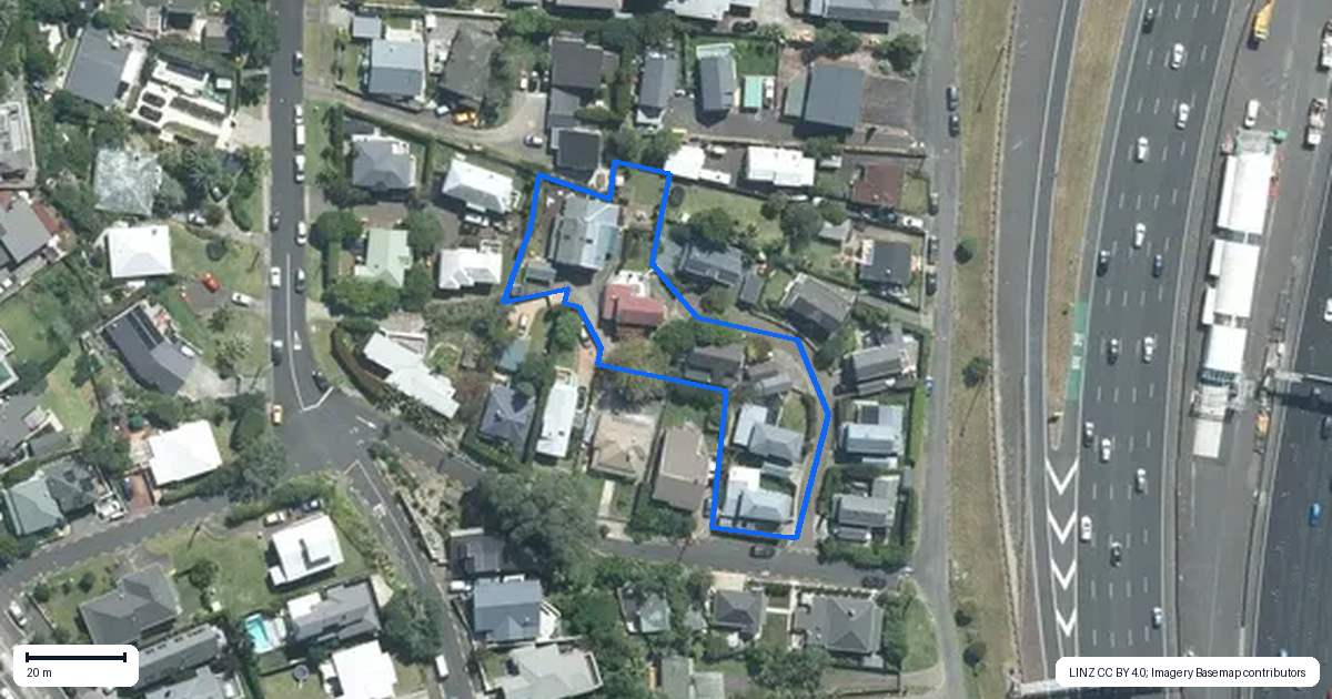 Property context map for 26 Beach Road, Northcote Point, Auckland