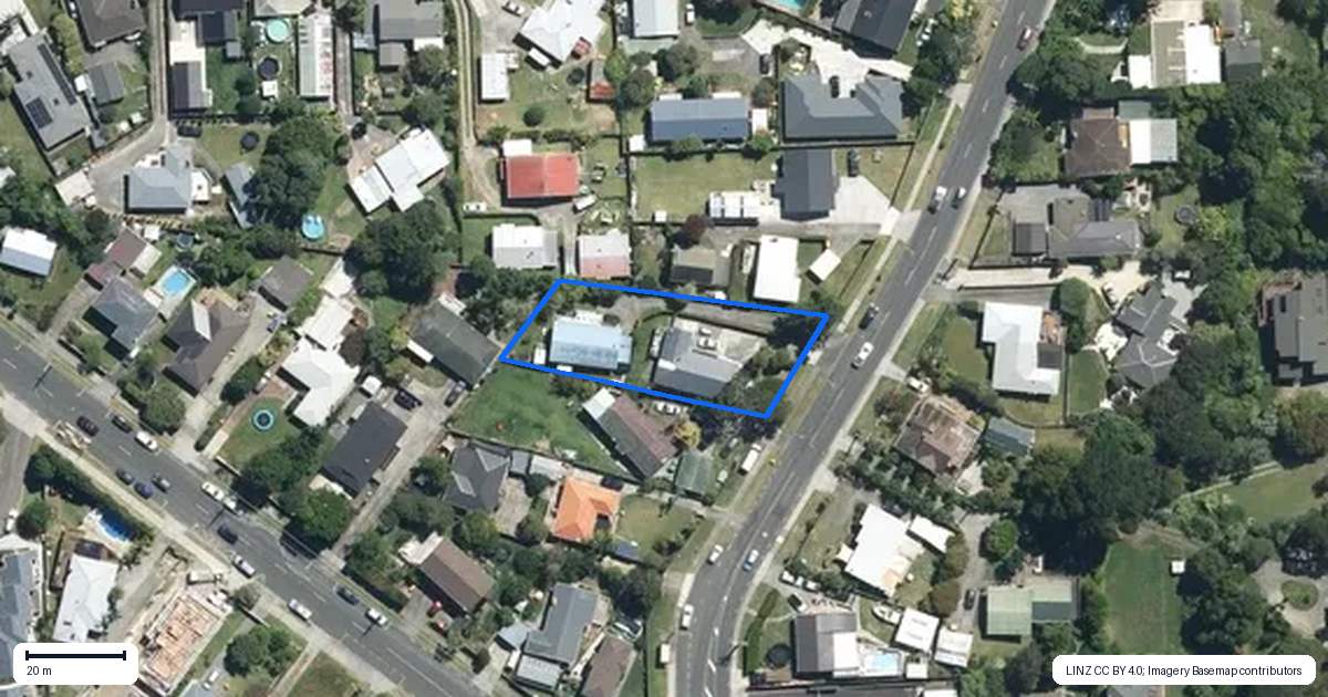 Property context map for 95 Atkinson Road, Titirangi, Auckland
