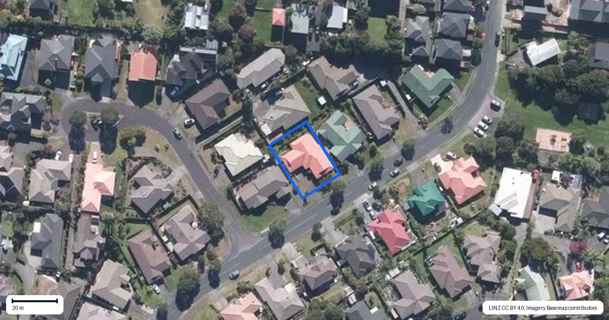 Property context map for 112 Buscomb Avenue, Henderson, Auckland