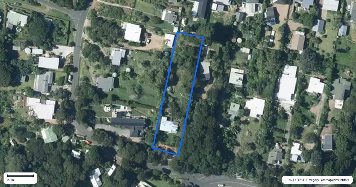 Property context map for 4 Queens Drive, Oneroa, Waiheke Island