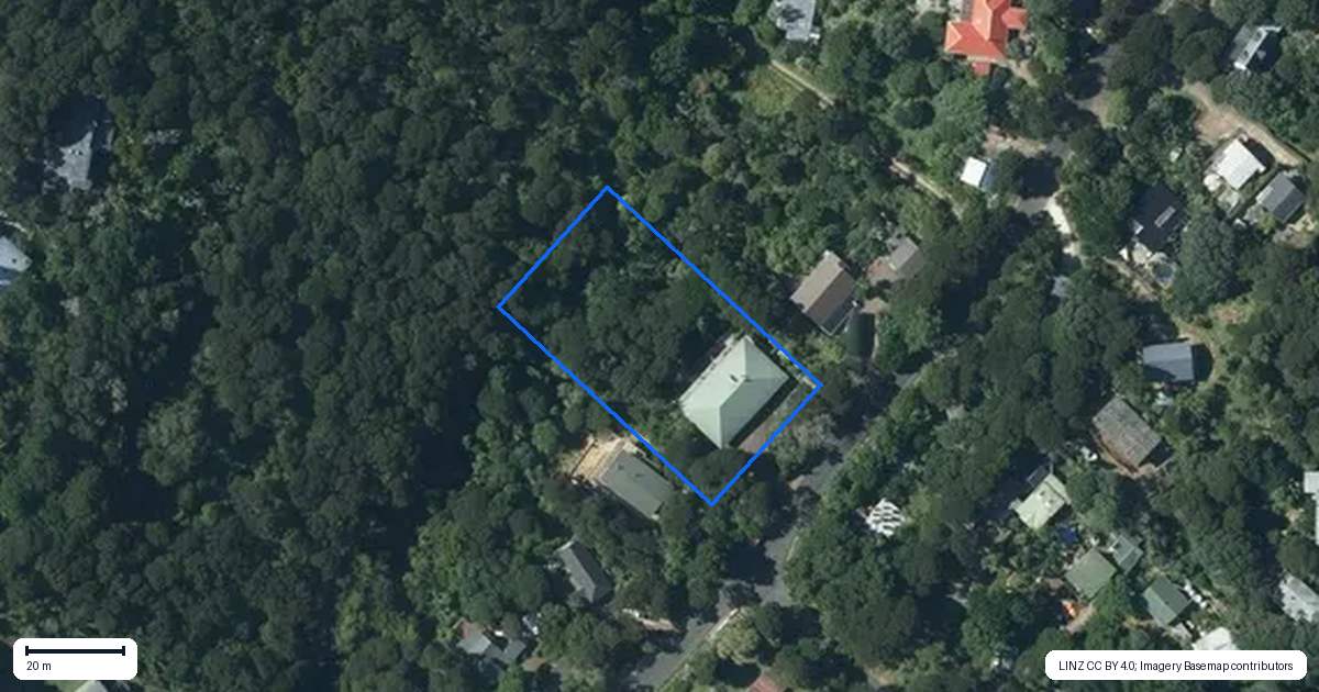 Property context map for 22 Crescent Road East, Ostend, Waiheke Island