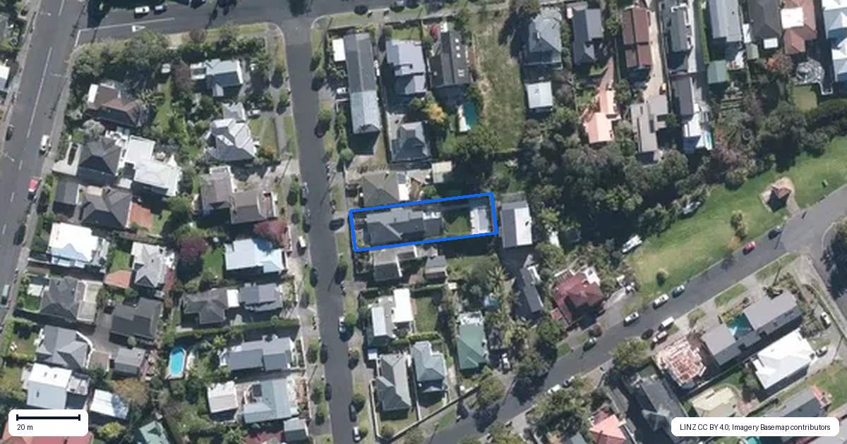 Property context map for 7 Bungalow Avenue, Point Chevalier, Auckland