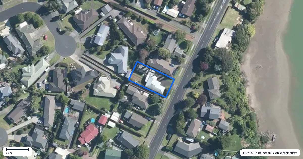Property context map for 108 Sandspit Road, Waiuku
