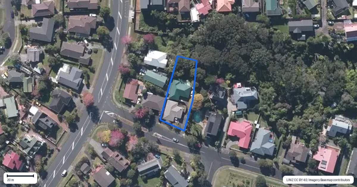 Property context map for 4 Rhinevale Close, Henderson, Auckland