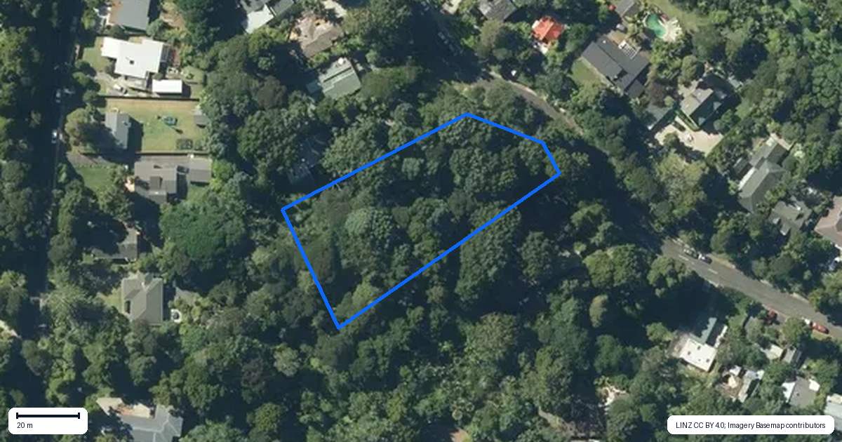 Property context map for 35 Sylvan Valley Avenue, Titirangi, Auckland