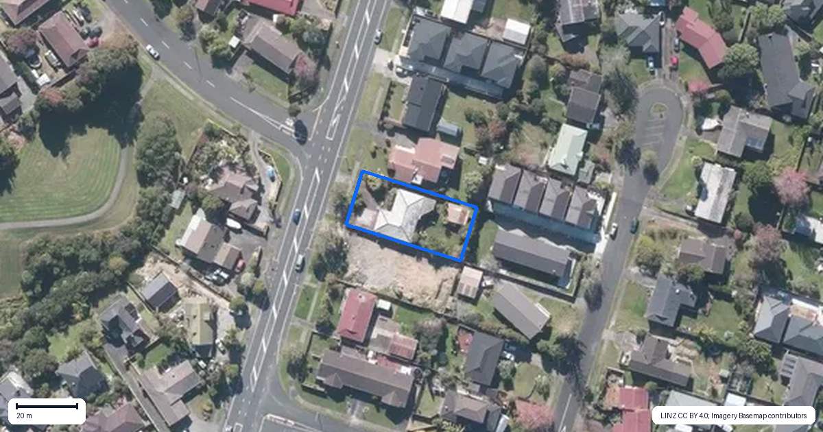 Property context map for 82 Botany Road, Botany Downs, Auckland