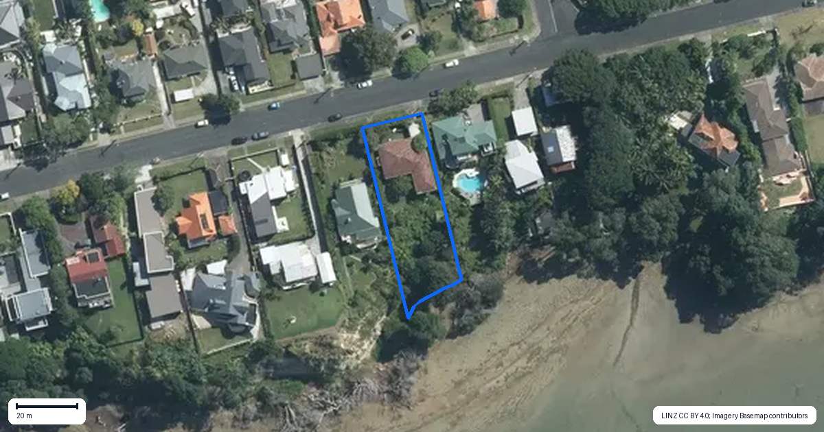 Property context map for 37 Norwood Road, Bayswater, Auckland