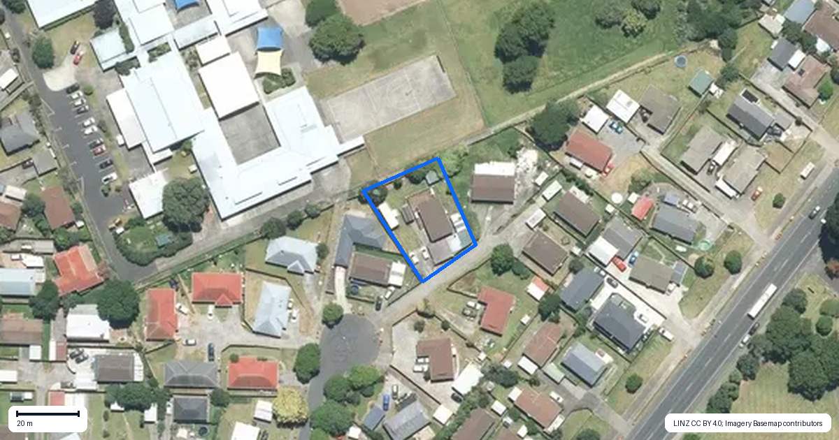 Property context map for 12 McGreal Place, Weymouth, Auckland