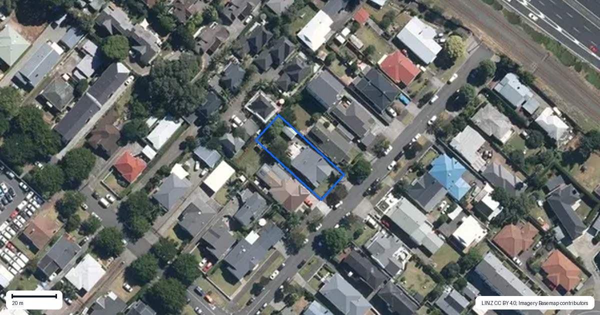 Property context map for 4 Adam Street, Greenlane, Auckland