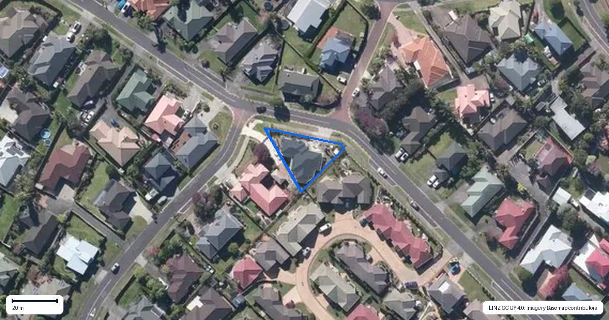 Property context map for 18 Hercules Drive, Henderson, Auckland