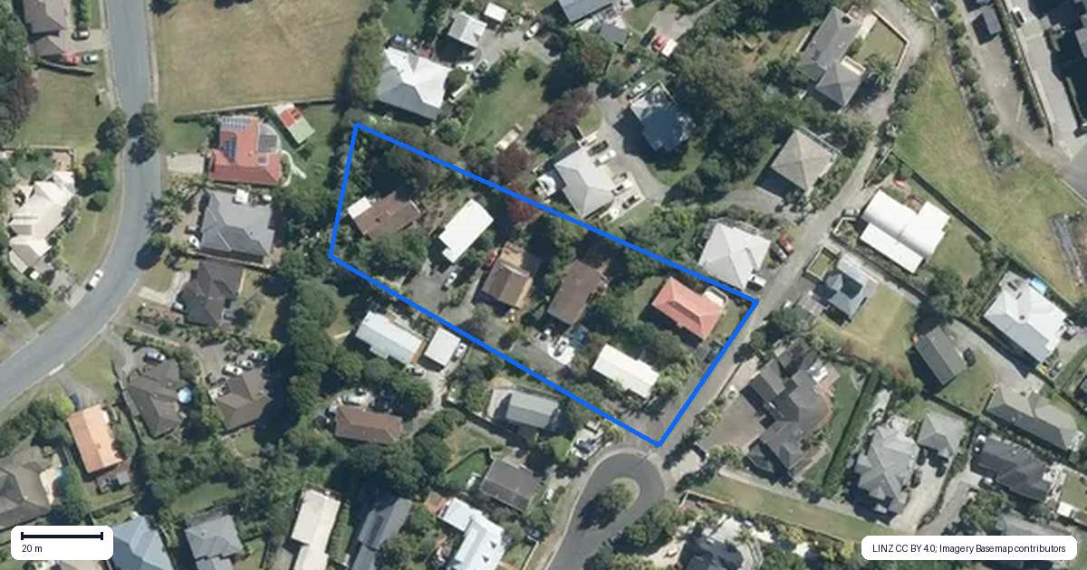 Property context map for 33B Ngahere Views, Orewa