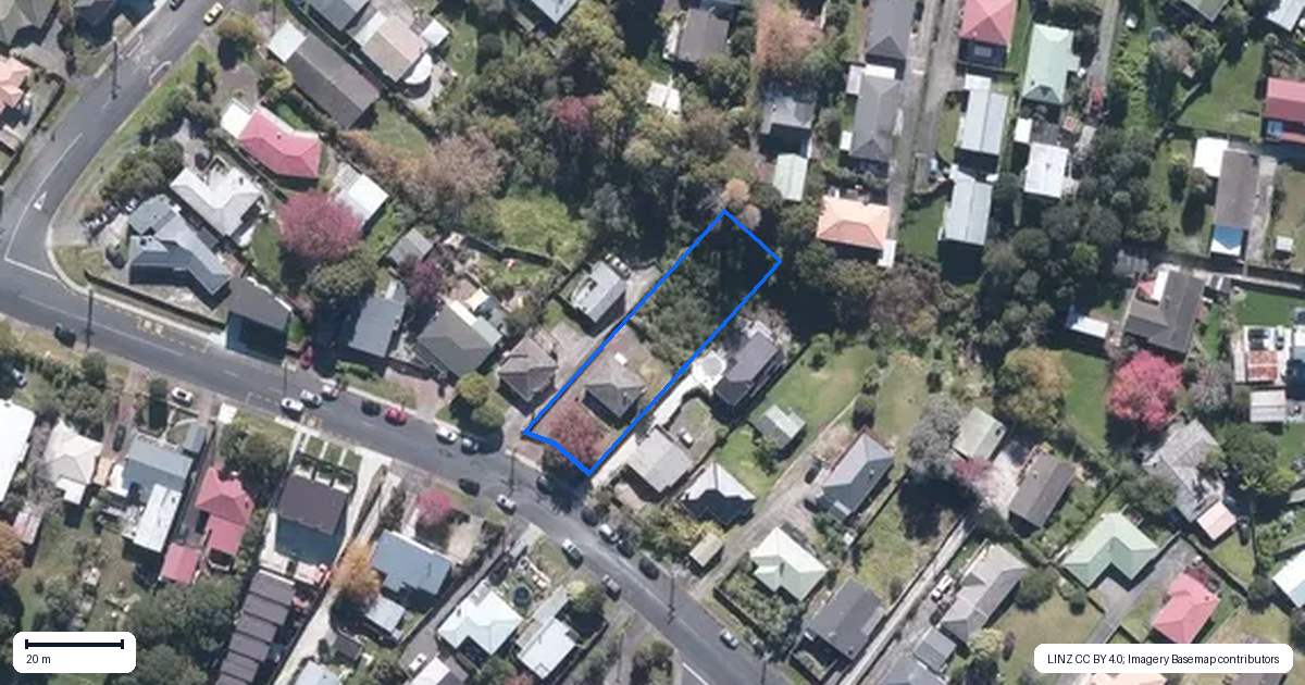 Property context map for 52 Awaroa Road, Sunnyvale, Auckland