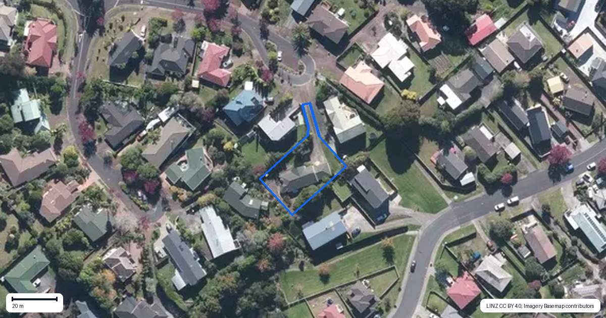 Property context map for 9 Queen Natalie Place, Massey, Auckland