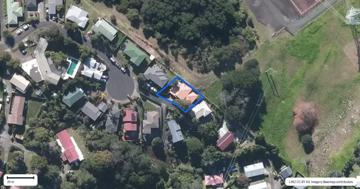 Property context map for 20 Longview Rise, Massey, Auckland