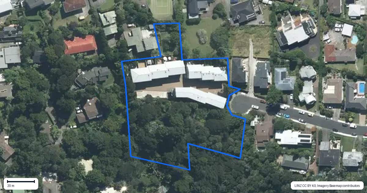 Property context map for 17/13 Kaihu Street, Northcote, Auckland