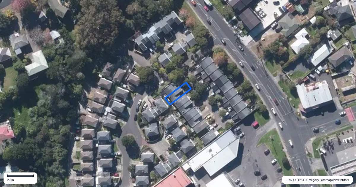 Property context map for 35 Rakich Place, Henderson, Auckland