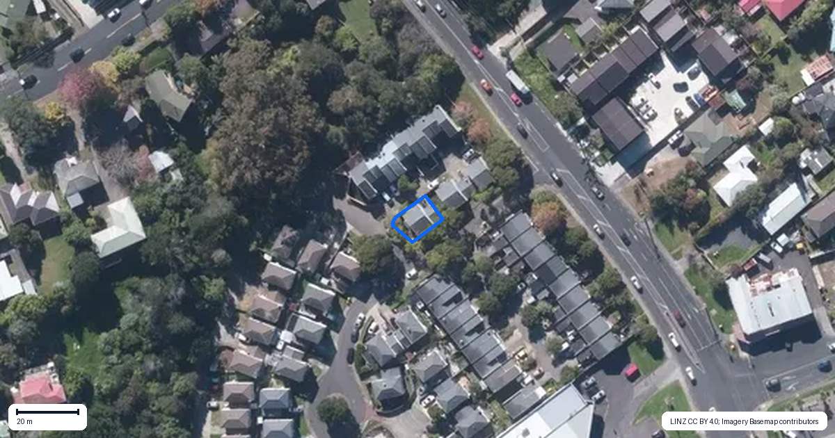 Property context map for 1 Sun Place, Henderson, Auckland