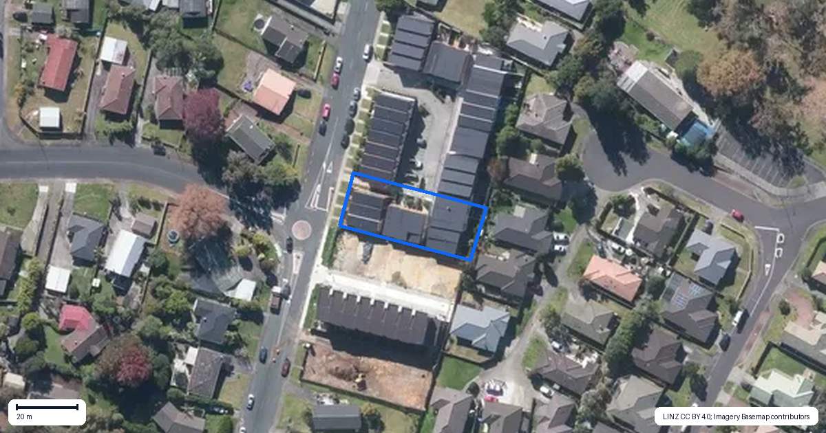 Property context map for 17/18 Hewlett Road, Massey, Auckland