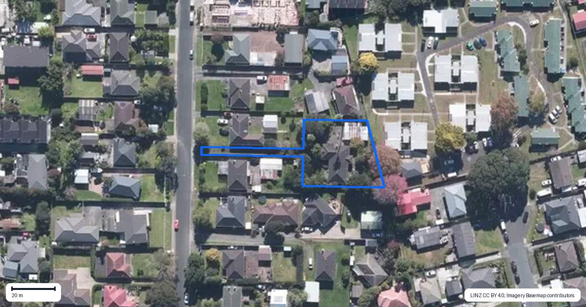 Property context map for 17 Kervil Avenue, Te Atatu Peninsula, Auckland