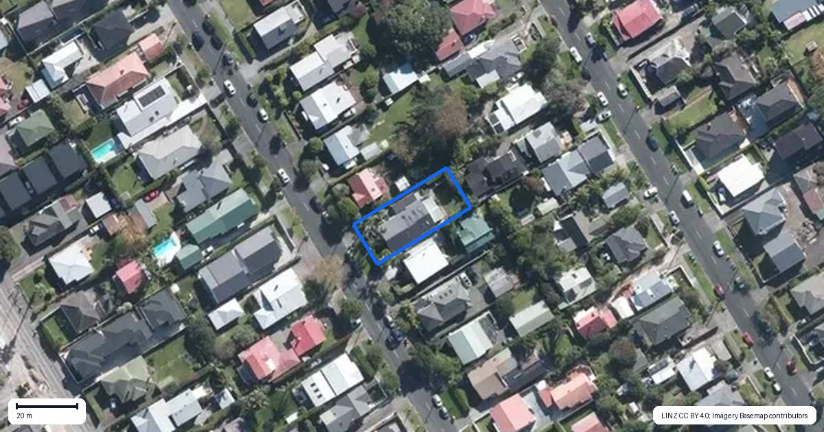 Property context map for 49 Huia Road, Point Chevalier, Auckland
