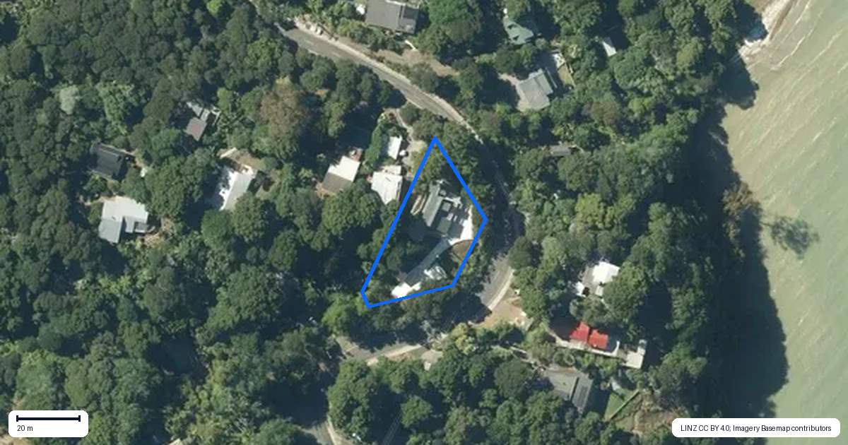 Property context map for 55 Laingholm Drive, Laingholm, Auckland
