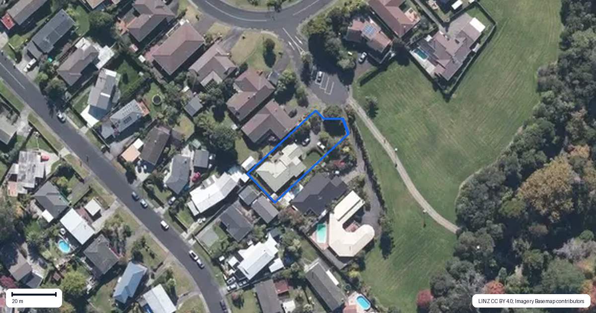 Property context map for 3 Khaleel Place, Henderson, Auckland