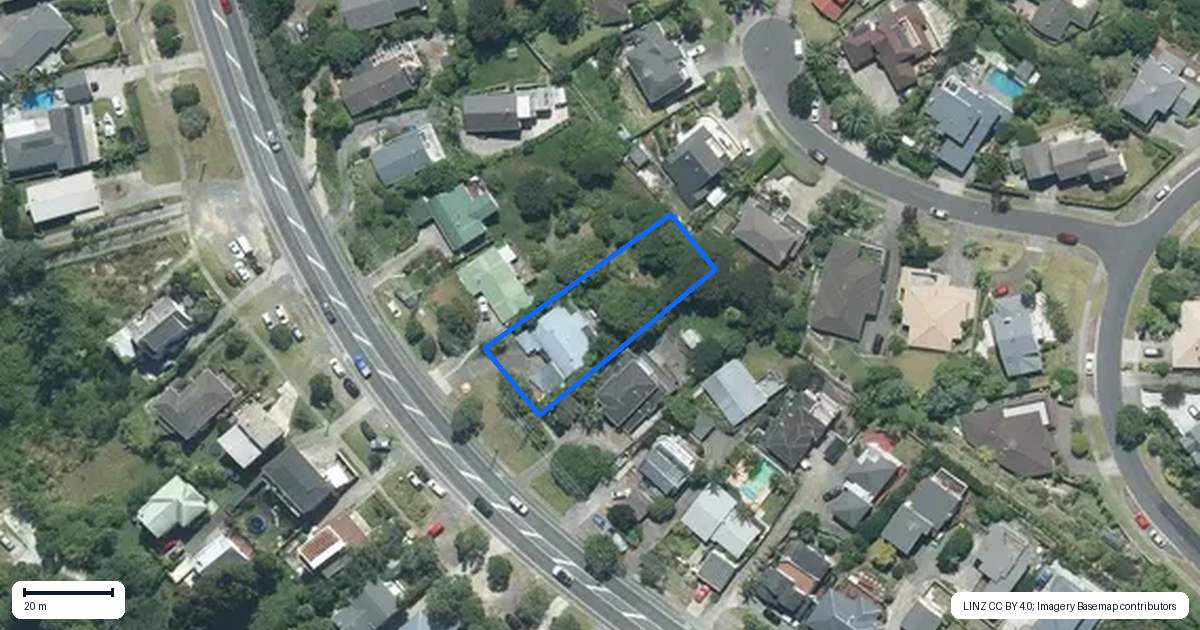 Property context map for 949 East Coast Road, Torbay, Auckland