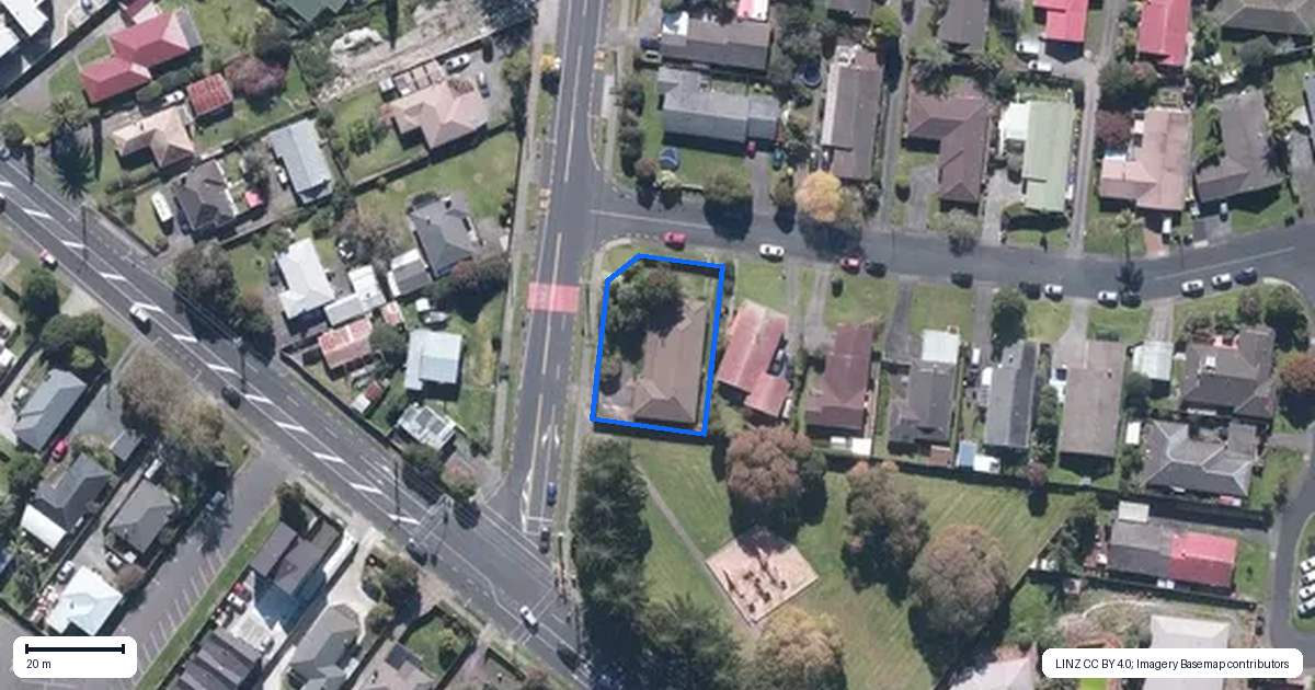 Property context map for 1 Rathgar Road, Henderson, Auckland