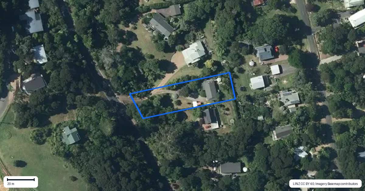 Property context map for 44 Te Toki Road, Ostend, Waiheke Island