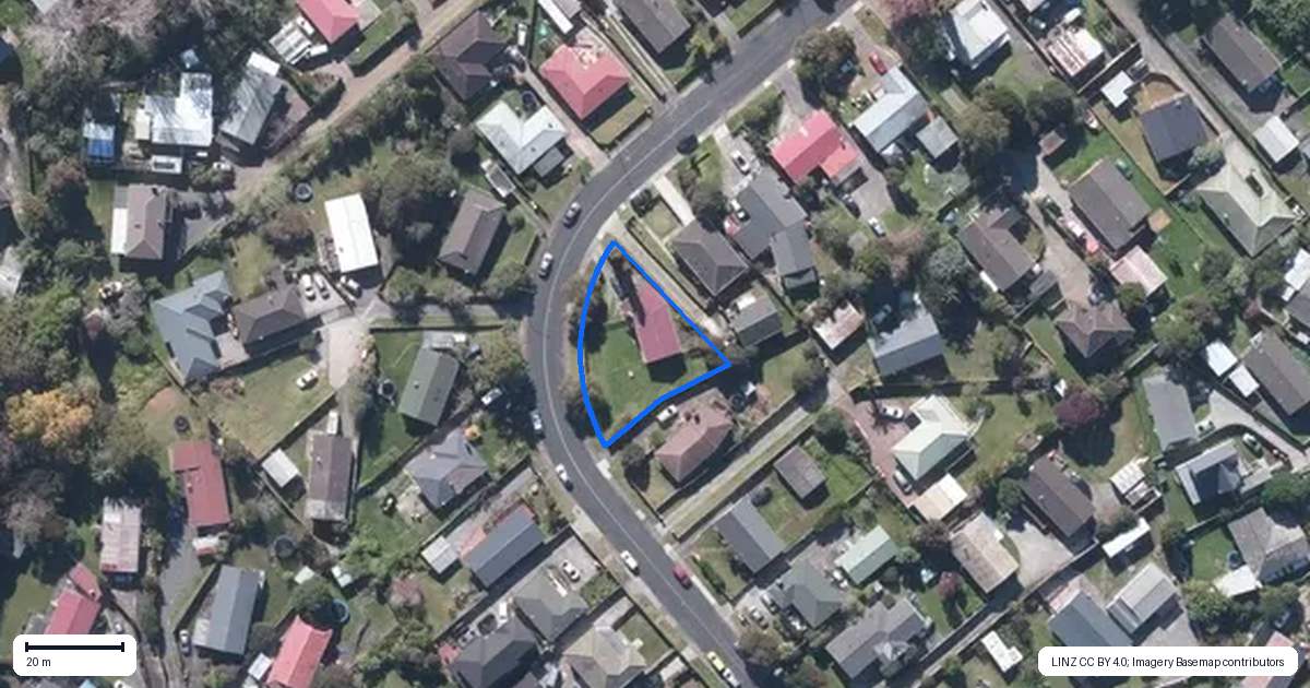 Property context map for 74 Harrington Road, Henderson, Auckland