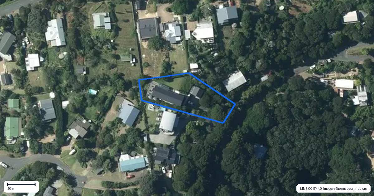 Property context map for 27 Beresford Avenue, Surfdale, Waiheke Island