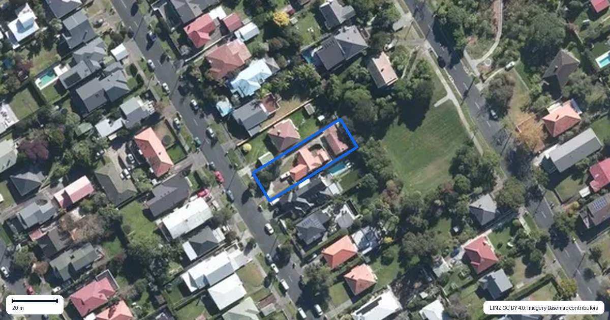 Property context map for 63 Kiwi Road, Point Chevalier, Auckland