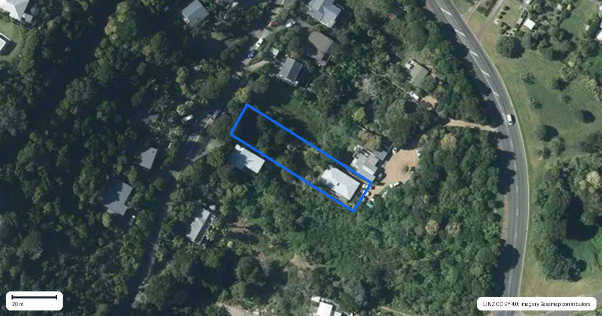 Property context map for 9 Lannan Road, Surfdale, Waiheke Island