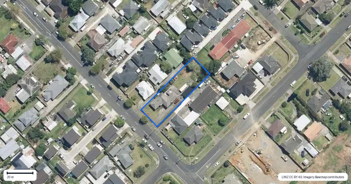 Property context map for 13 Henwood Road, Mangere East, Auckland