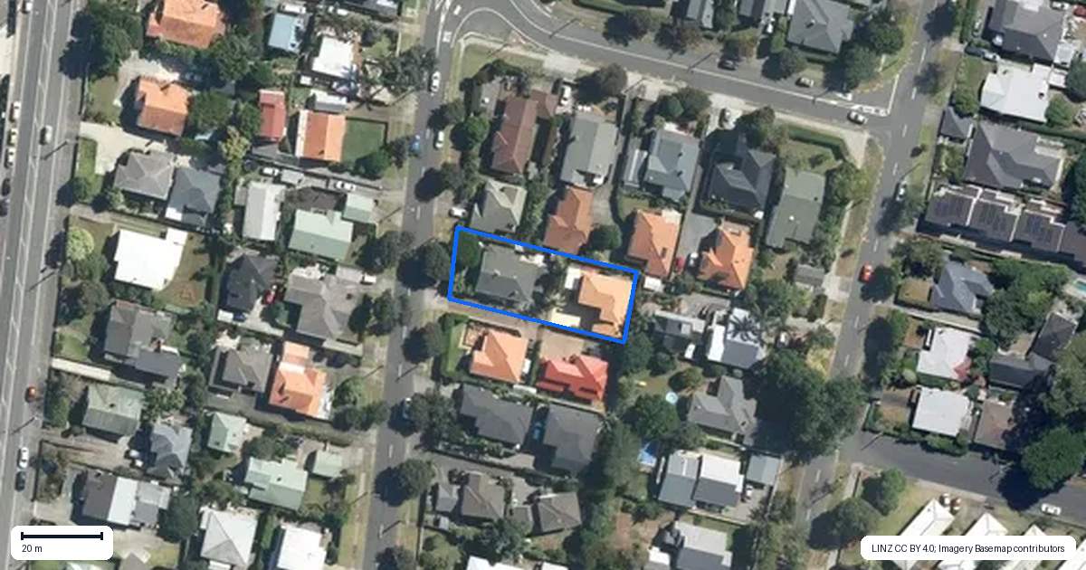 Property context map for 24 Queensway, Three Kings, Auckland