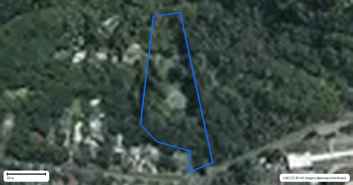 Property context map for 75 Woodlands Park Road, Titirangi, Auckland