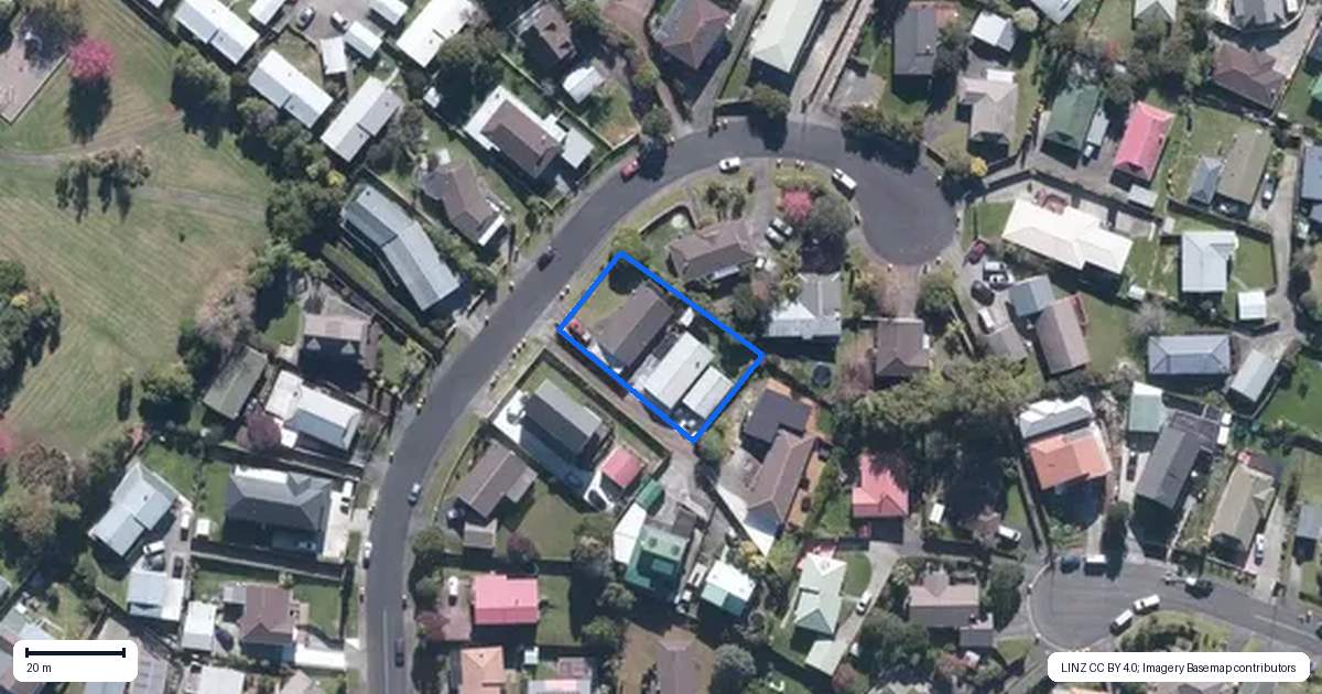 Property context map for 13 Madigan Place, Glendene, Auckland