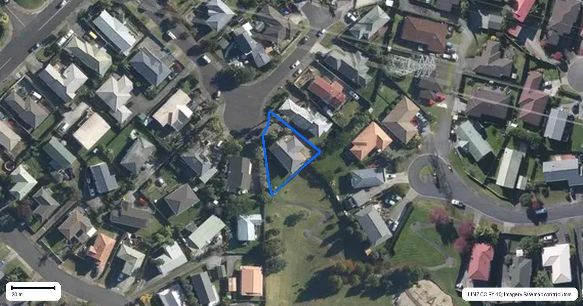 Property context map for 21 Breenagh Place, Massey, Auckland