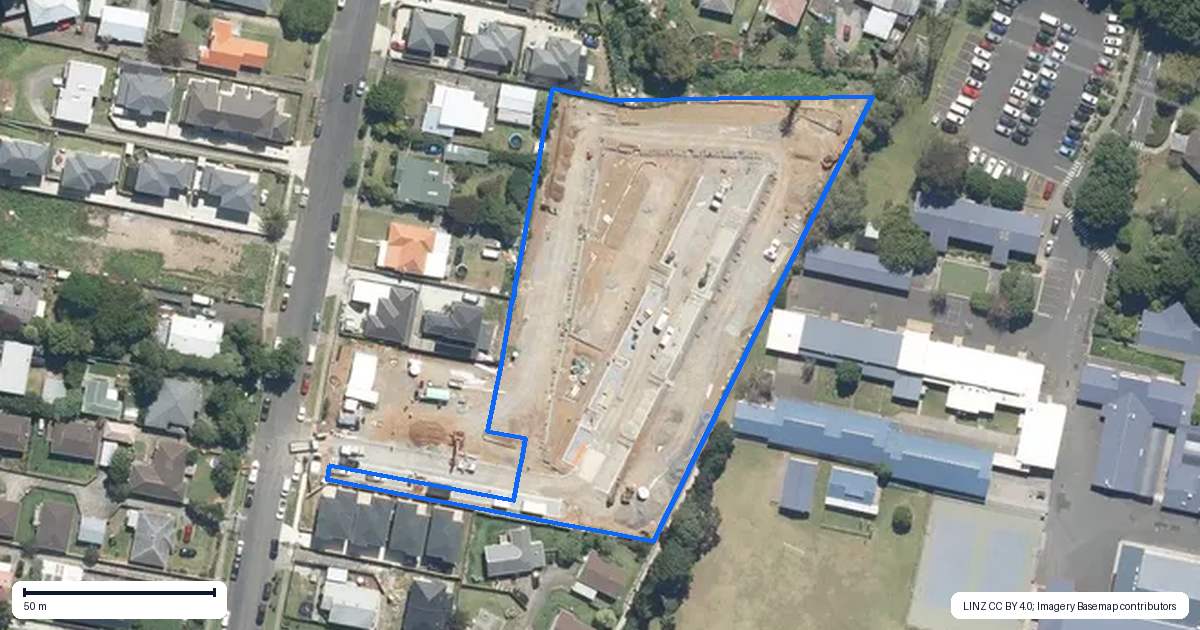 Property context map for 71 Te Ara Wai, Mangere East, Auckland