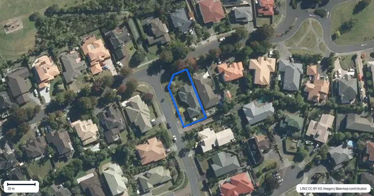 Property context map for 2 Te Hoe Grove, Pinehill, Auckland