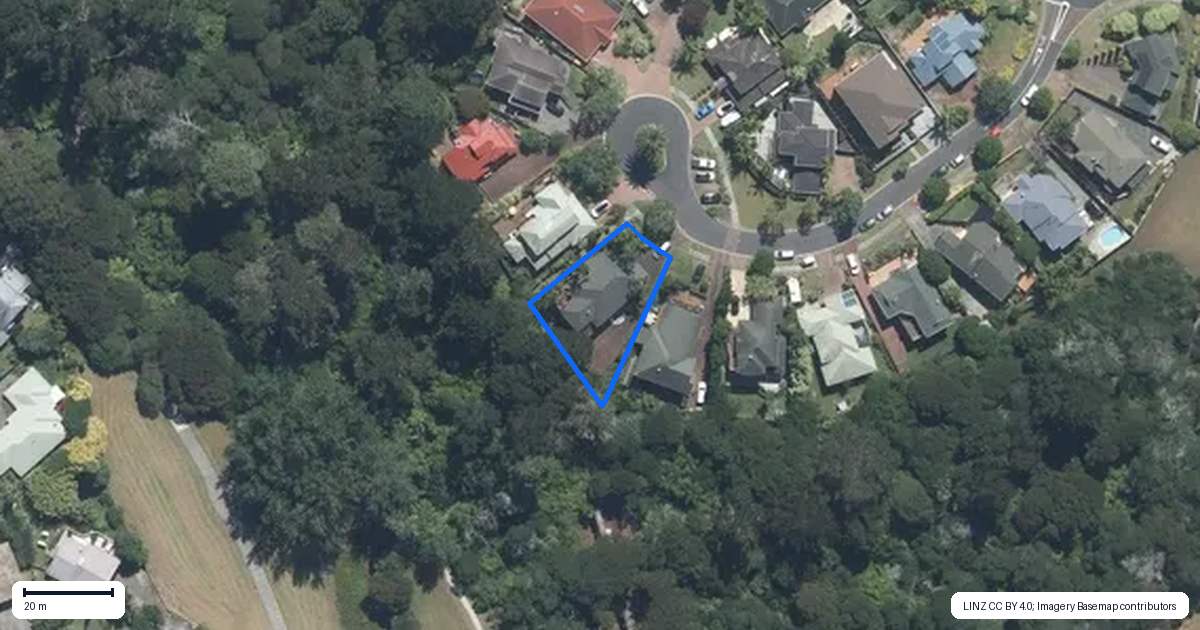Property context map for 18 Cayman Place, Unsworth Heights, Auckland