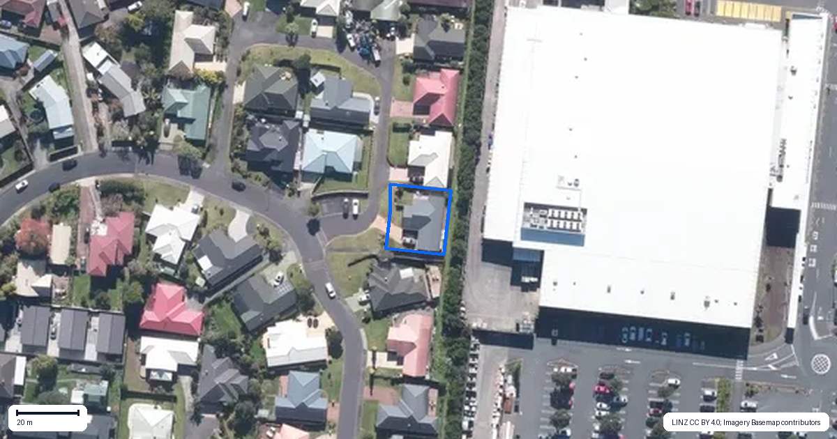 Property context map for 96 Kingdale Road, Henderson, Auckland