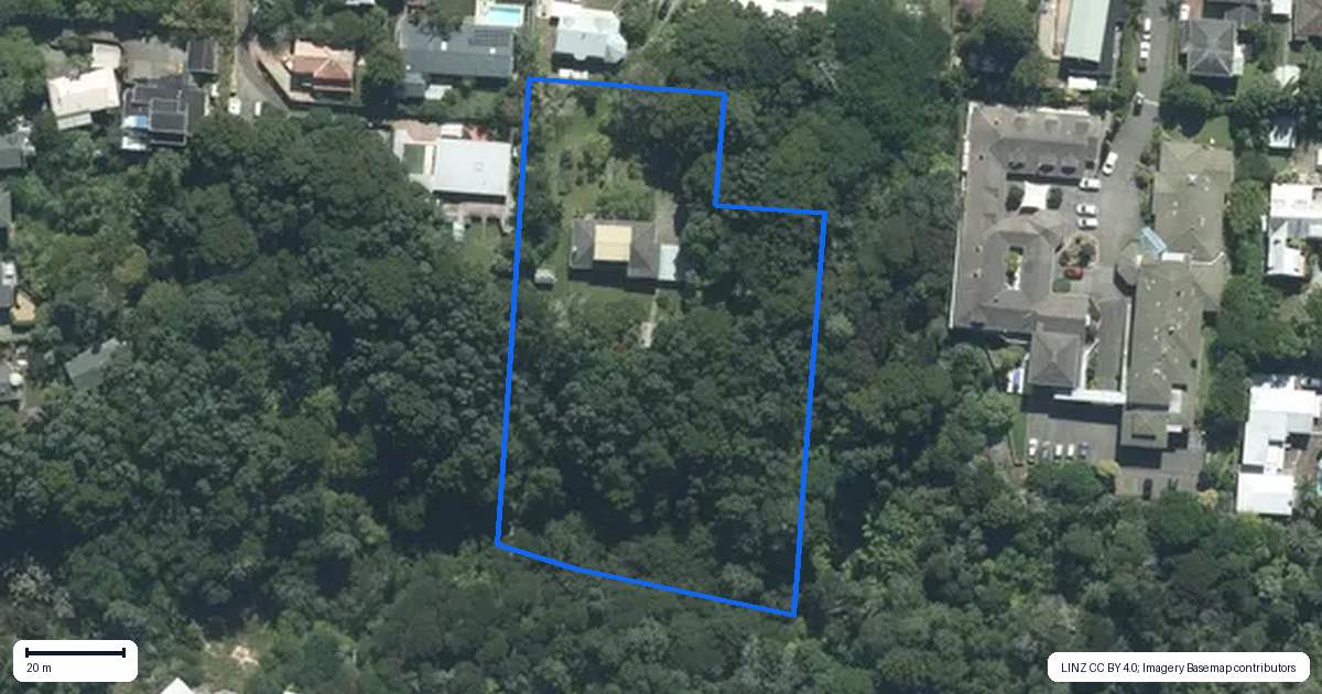 Property context map for 218 Onewa Road, Birkenhead, Auckland