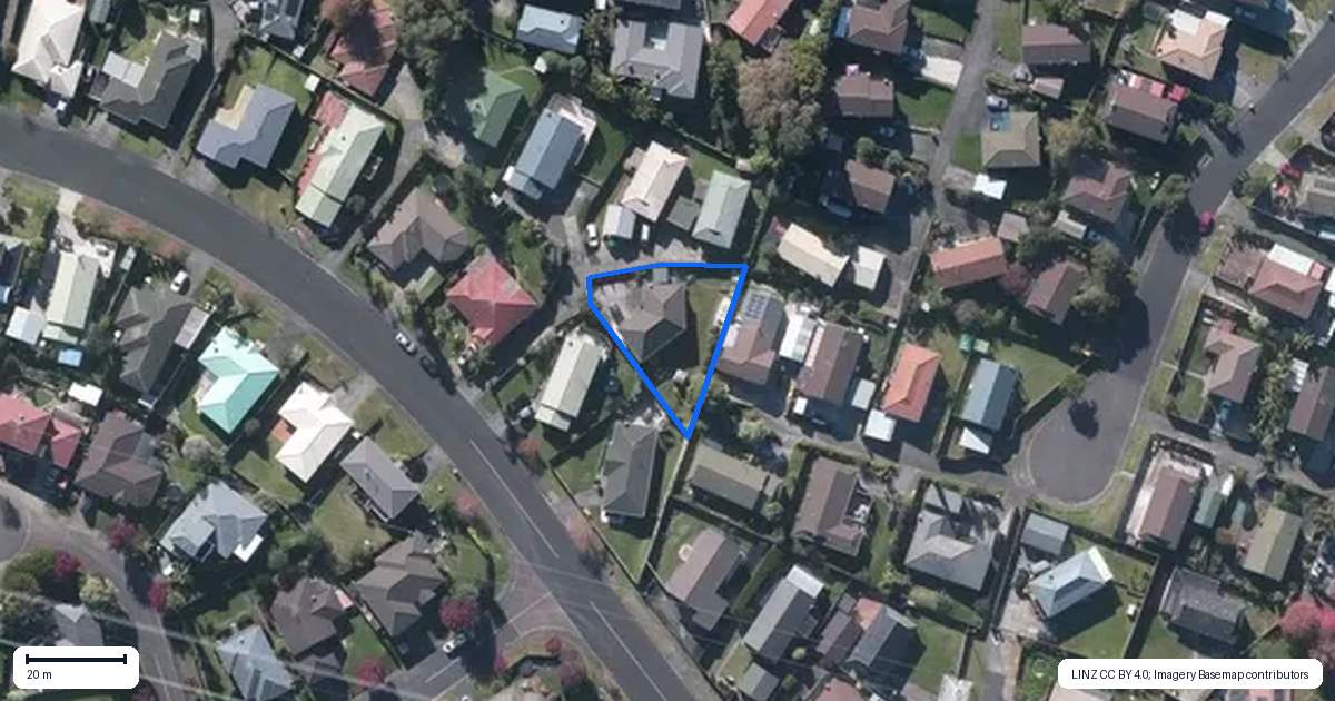 Property context map for 21 Broadfield Street, Massey, Auckland
