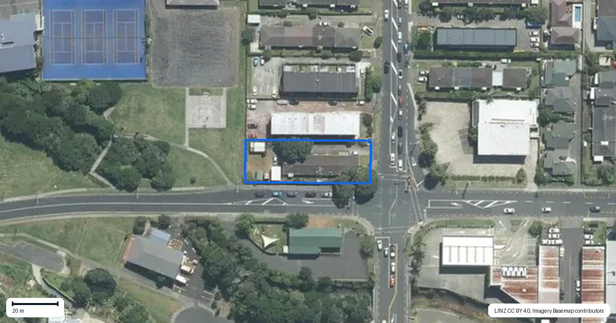 Property context map for 4/760 Beach Road, Browns Bay, Auckland