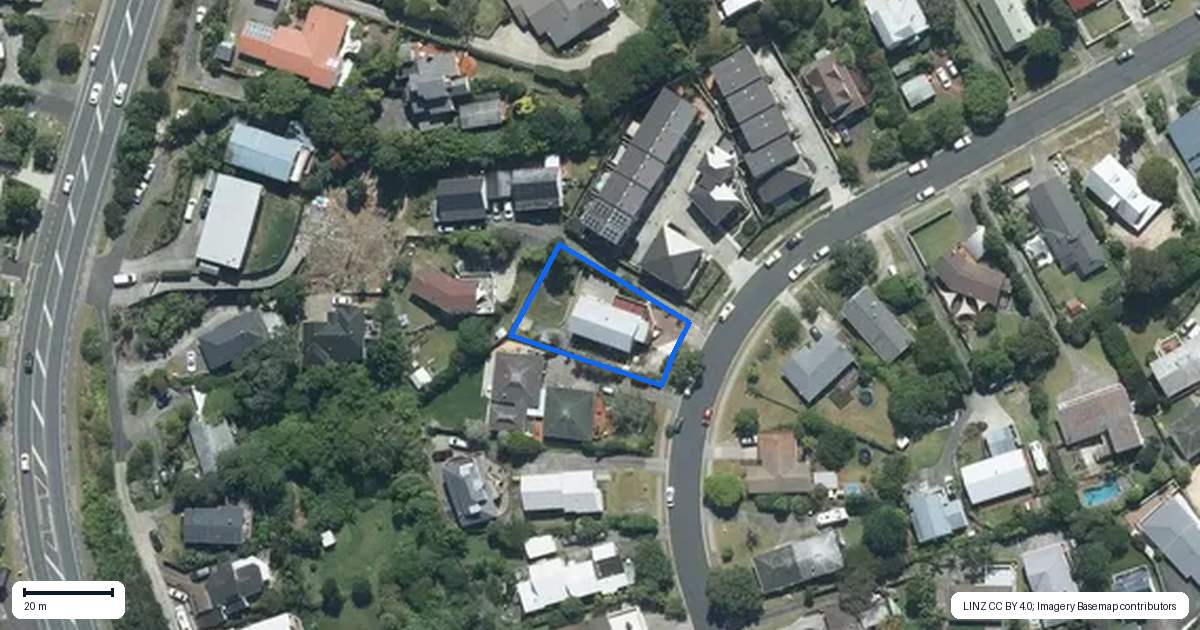 Property context map for 84 Langana Avenue, Browns Bay, Auckland